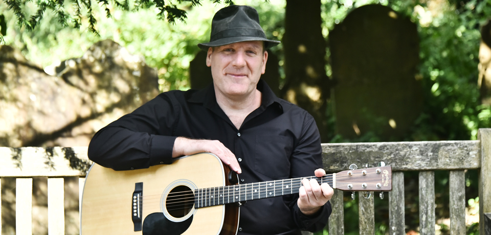 Paul Wingham - live music singer and acoustic guitarist from Horsham in Sussex
