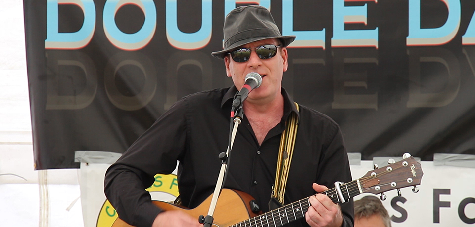 Paul Wingham - live music pub band from Horsham in Sussex
